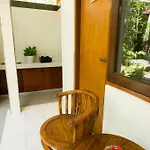 Manda Homestay